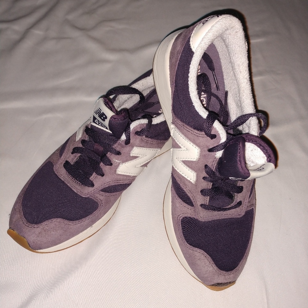 Womens New Balance Retro